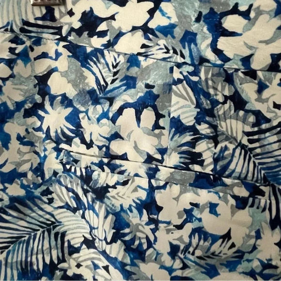 Theory Shorts Palkima Blue White Floral 100% Silk Bermuda Shorts sz 2 Preppy - Picture 5 of 13